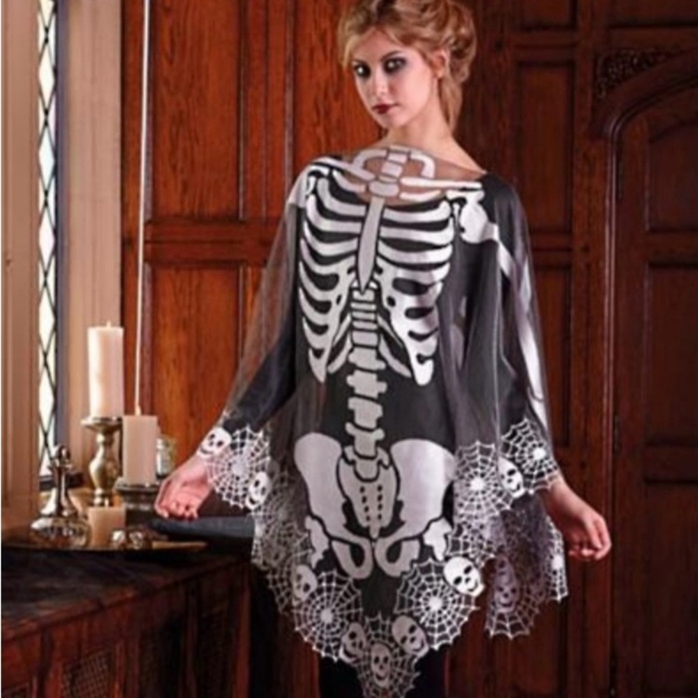 Heritage Lace Metallic Silver Mesh Skeleton Anatomy Spiderweb🕸️Skull💀Poncho OSFA